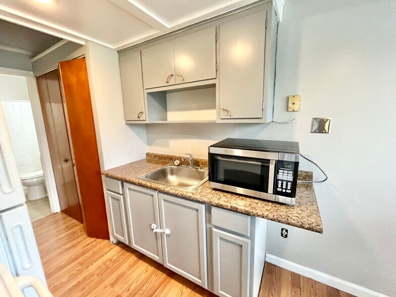 Building Photo - 92 Riveredge Pky