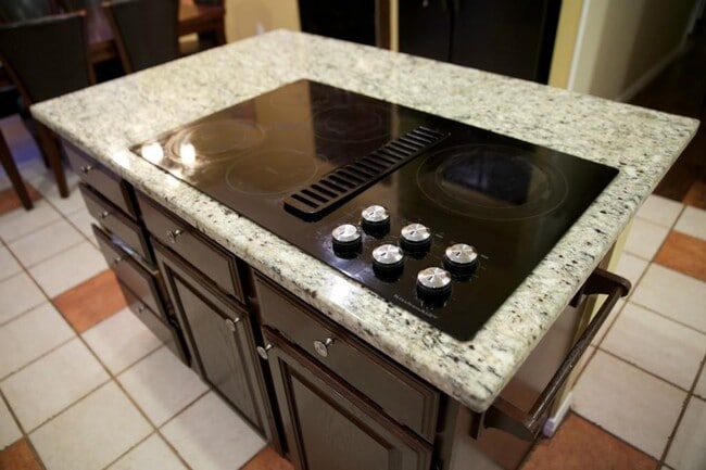 Building Photo - 11580 Cedarcliffe Dr