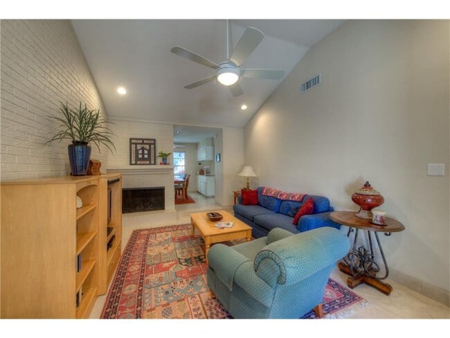 Building Photo - 3004 Maywood Cir
