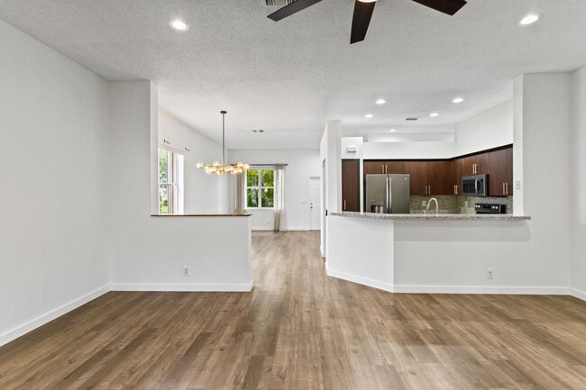 Building Photo - 1071 Bluewood Terrace