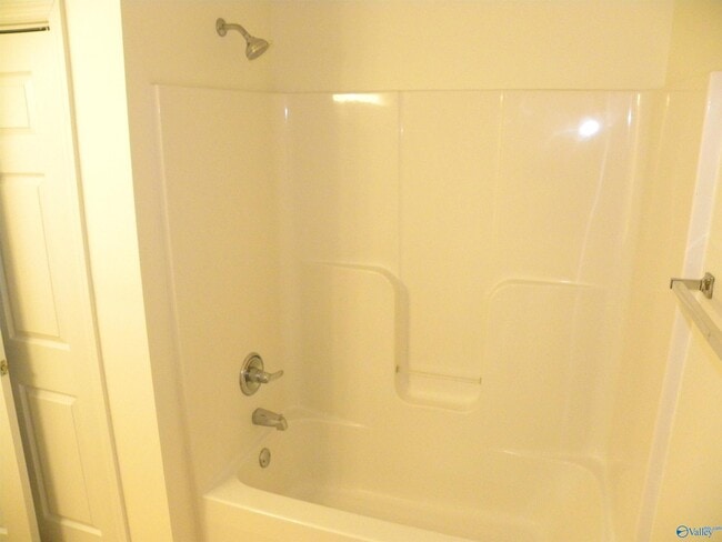 Building Photo - 409 Jasmine Dr