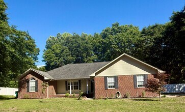 Building Photo - Fabulous Home in Ginko Hills!