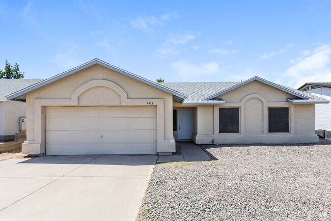 Building Photo - 1411 E Carter Rd