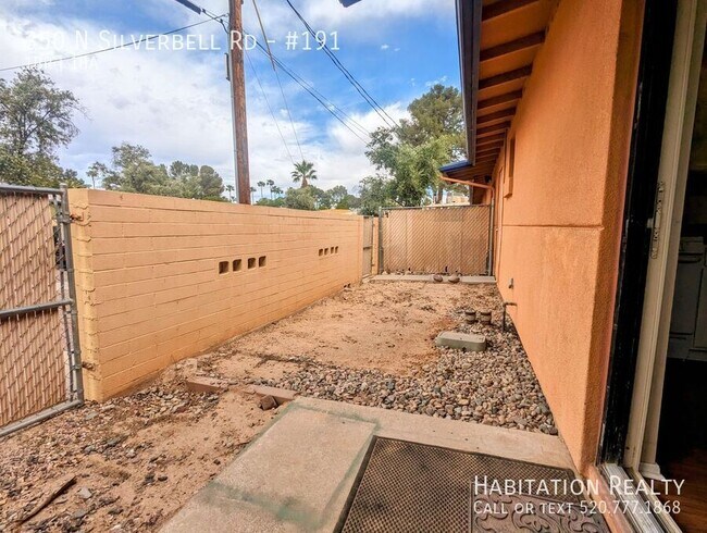 Building Photo - 350 N Silverbell Rd