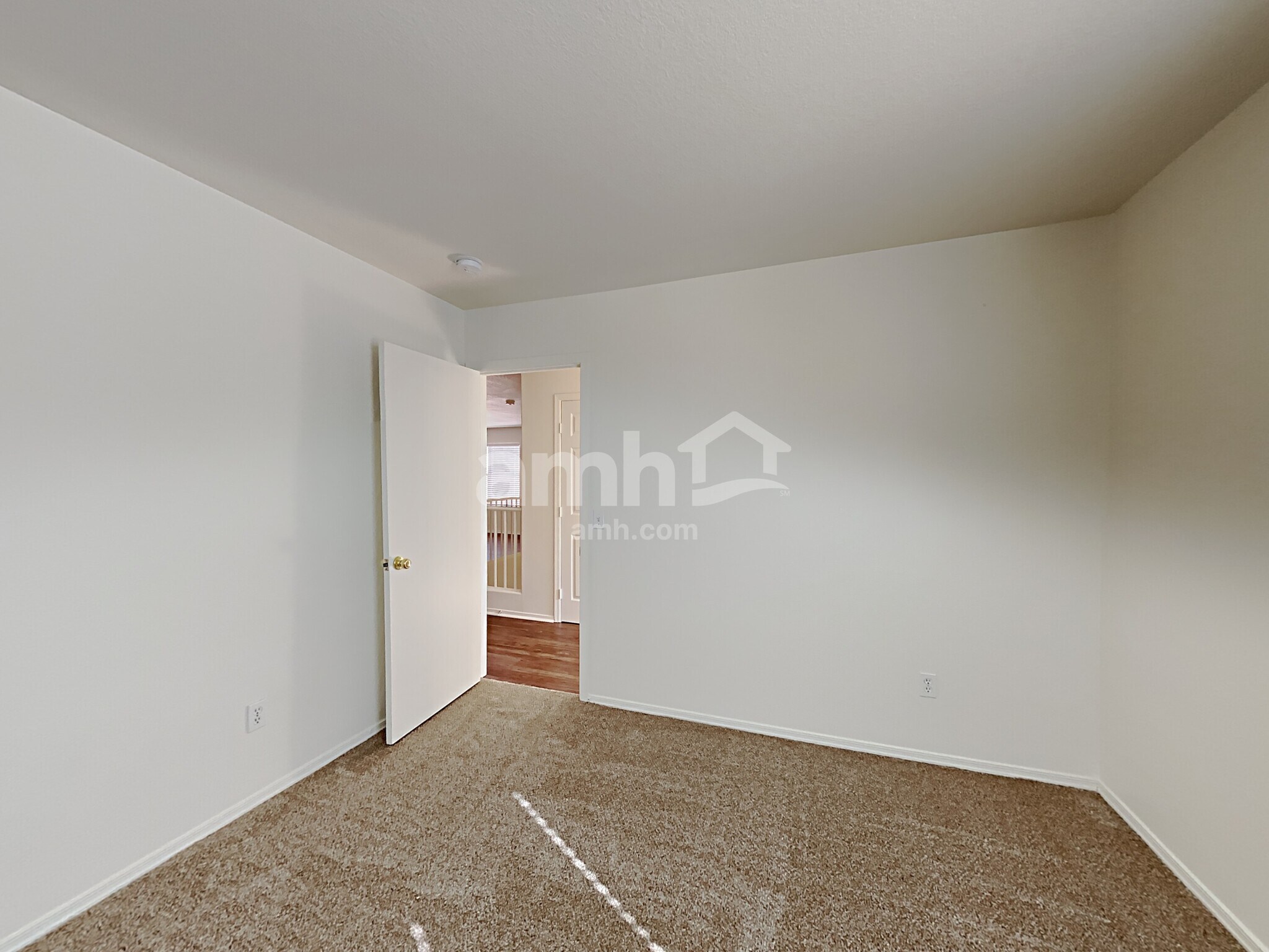 Building Photo - 5030 E Dale Ln