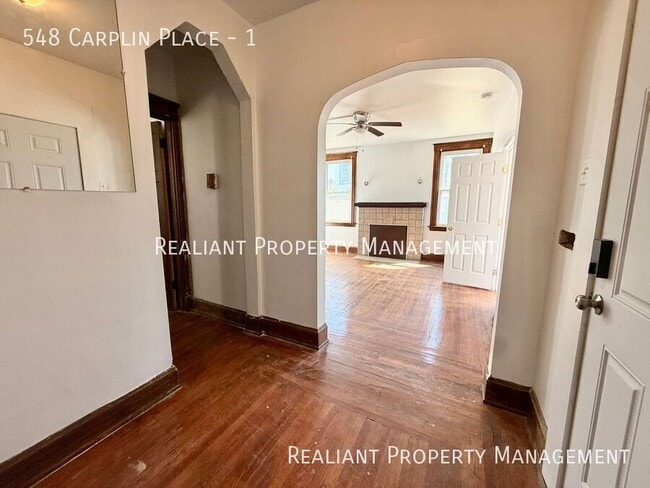Building Photo - 548 Carplin Pl