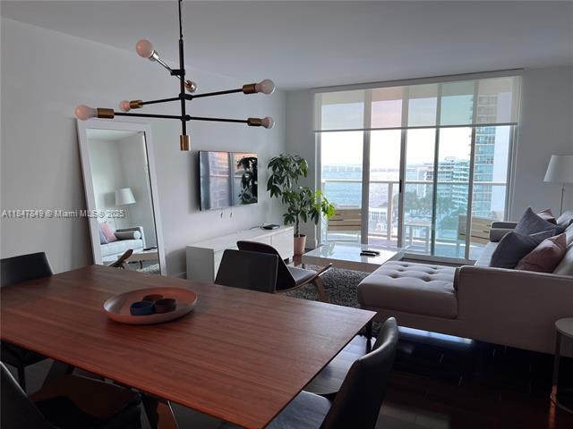 Building Photo - 1155 Brickell Bay Dr