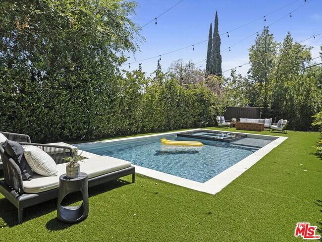 Building Photo - 2304 Vestal Ave