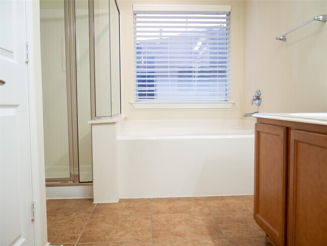 Building Photo - 47 Wickerdale Pl