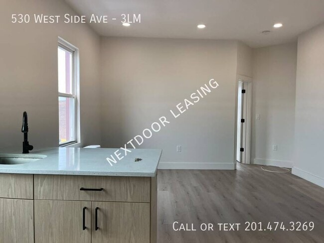 Building Photo - 530 West Side Ave