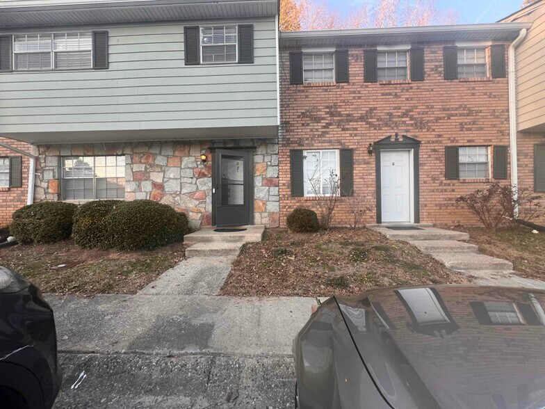 Building Photo - 4701 Flat Shoals Rd