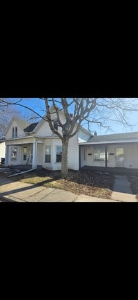 Building Photo - 204-208 N Fort Wayne St