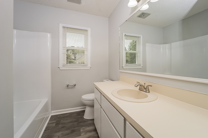 Building Photo - 8117 N Ridgebrook Dr