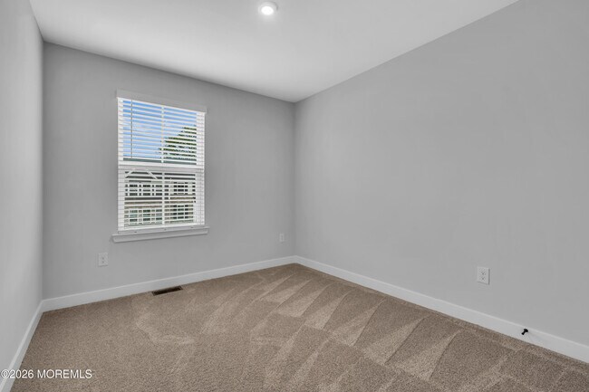 Building Photo - 9 Foxwood Dr