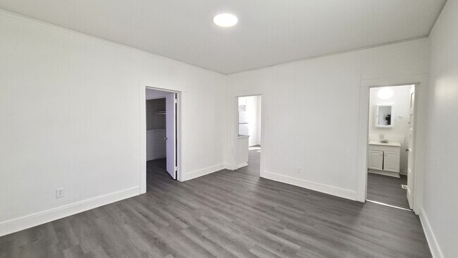 Building Photo - Two Bedroom House For Rent in Anderson SC! Two Weeks FREE Rent!