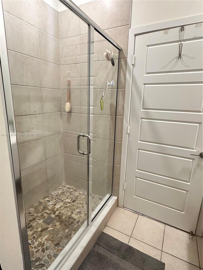 Building Photo - 7925 NW 104th Ave