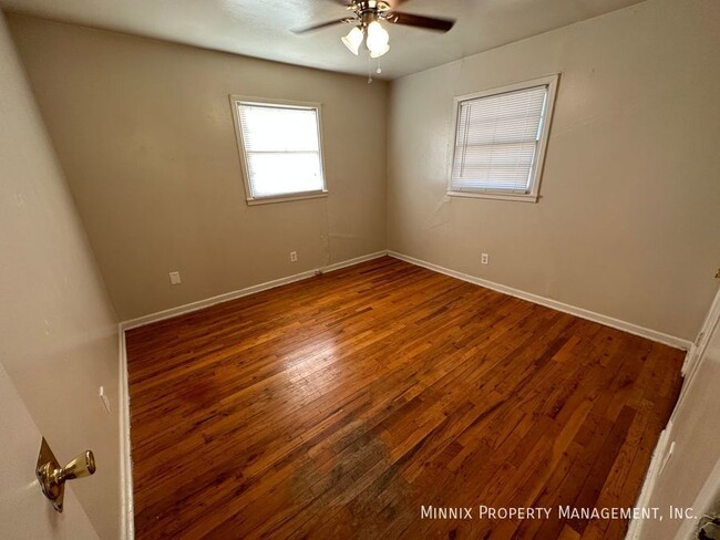 Building Photo - 2115 S Loop 289