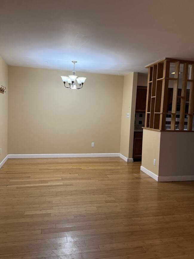 dining room - 8112 Colony Point Rd