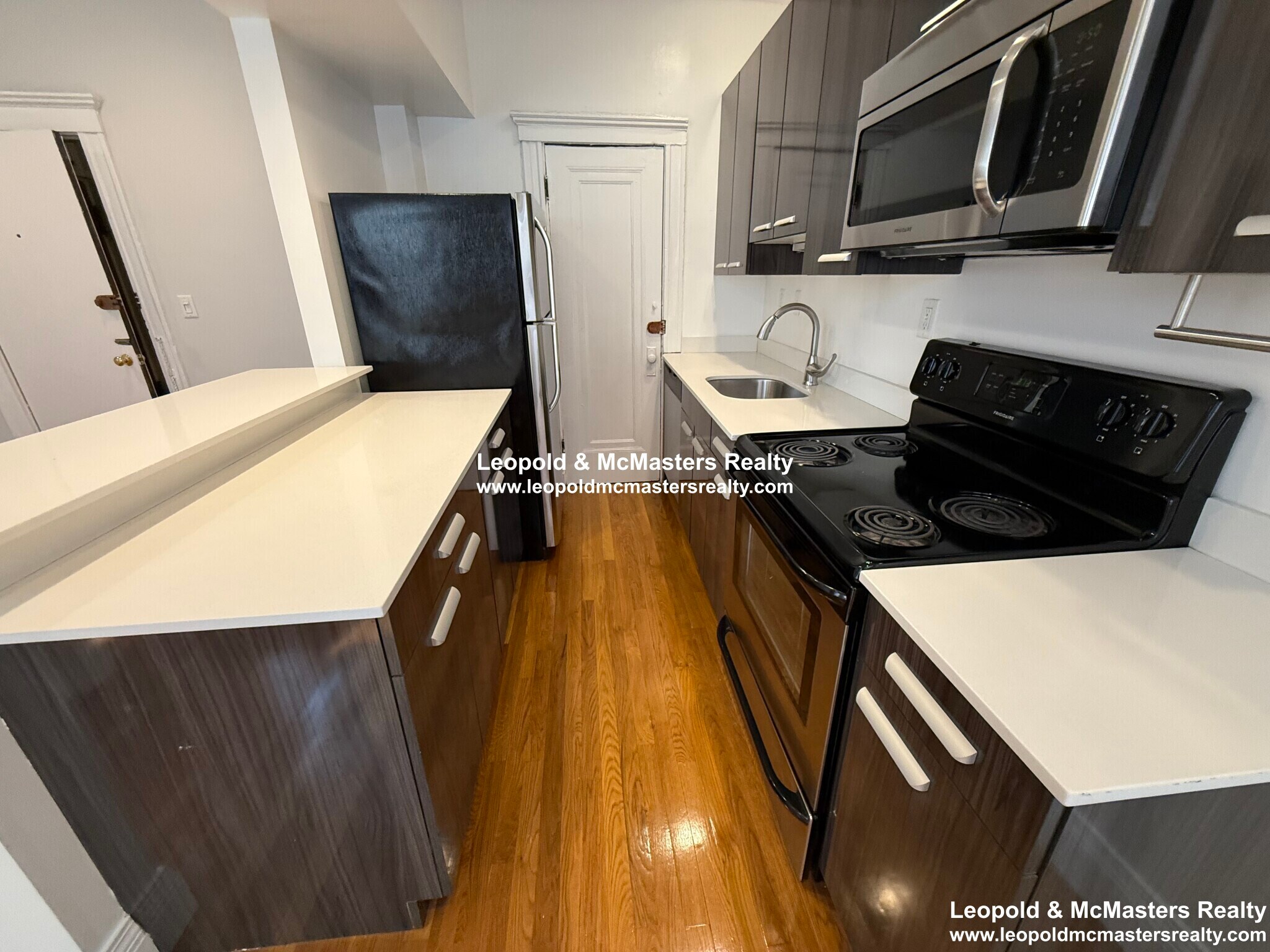 Building Photo - 15 Park Dr