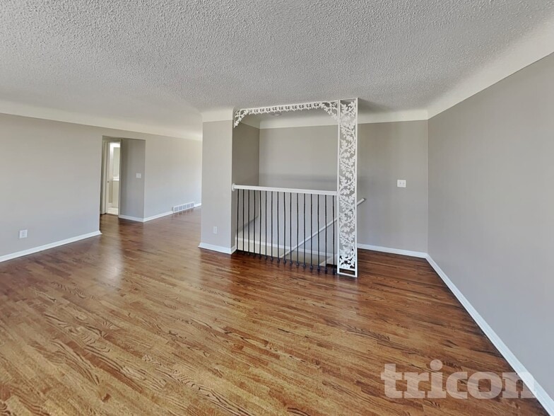 Building Photo - 3284 71st St E