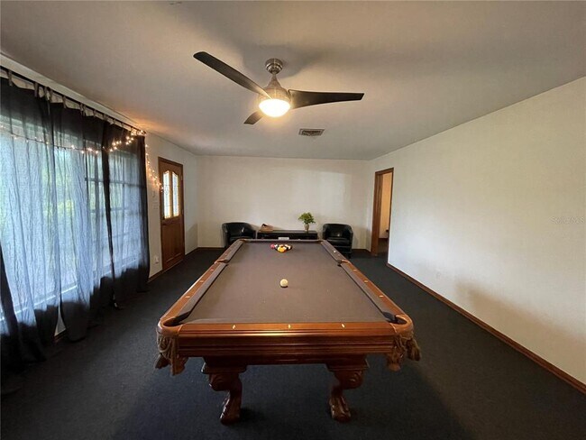 Building Photo - 879 S Terrace Dr