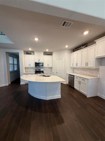 Building Photo - 6033 Dandelion Dr