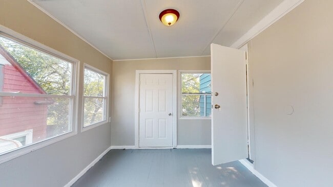 Building Photo - 1371 W 85th St