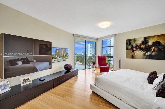 Building Photo - 20281 E Country Club Dr