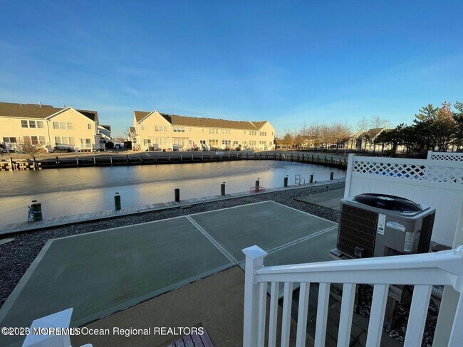 Building Photo - 3 Skimmer Ln