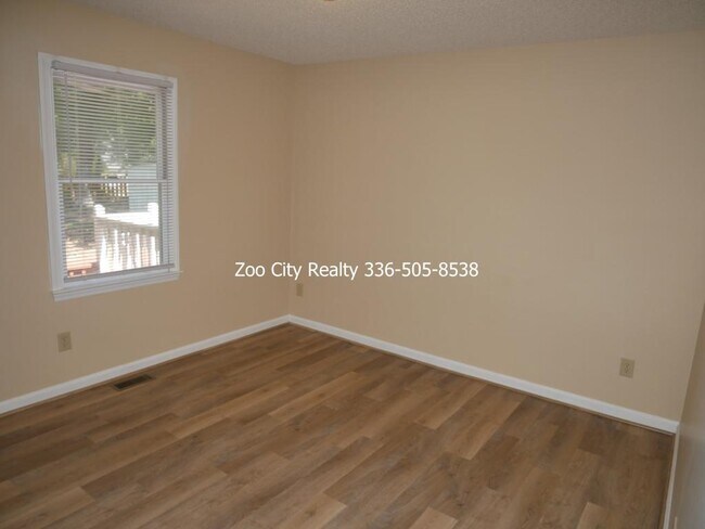 Building Photo - 1805 Rocky Ln