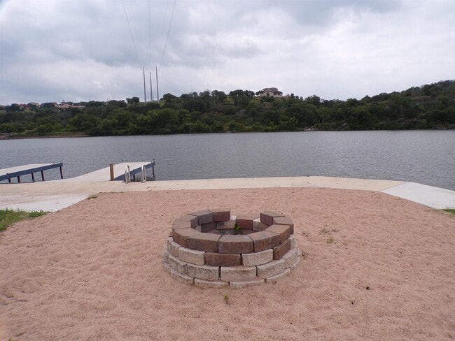 Building Photo - 1301 Pecan Valley Dr