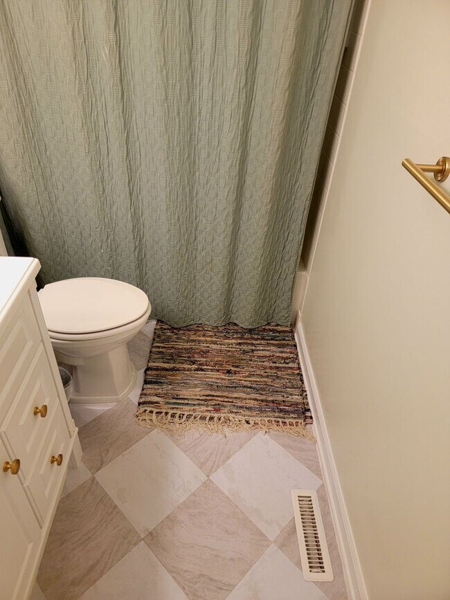 Building Photo - Great 2 Bedroom Townhouse for Rent in Western Henrico