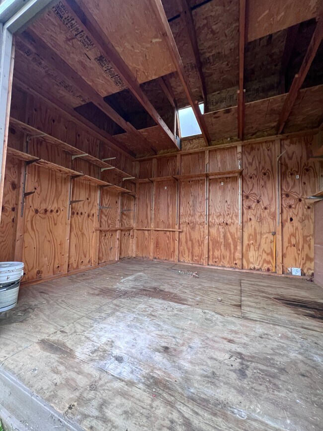 Building Photo - 1637 Sheffield Dr