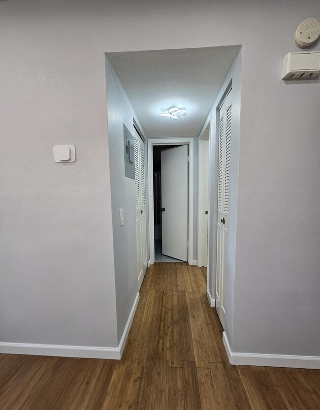Building Photo - 2461 SW 82nd Ave
