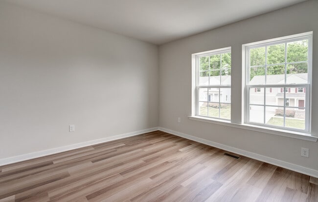 Building Photo - 301 Northfield Hts Ln