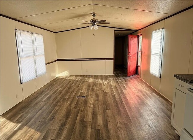 Building Photo - 804 Vagabond Dr