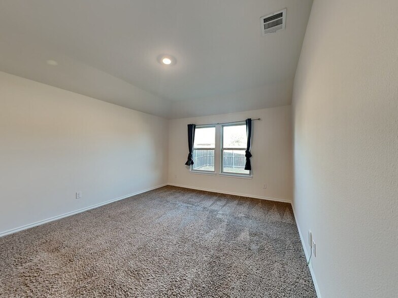 Building Photo - 116 Easy Goer Trl