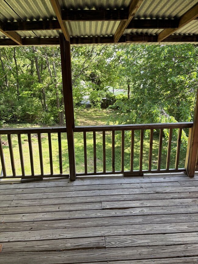 Building Photo - 873 W Clinton Dr