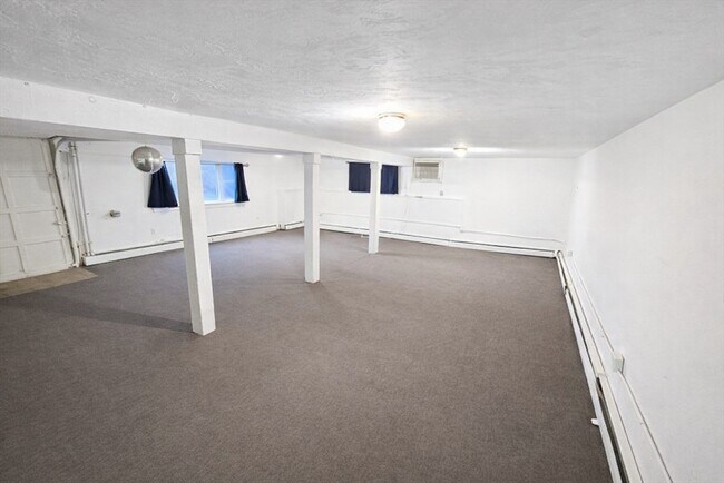 Building Photo - 119 Great Rd