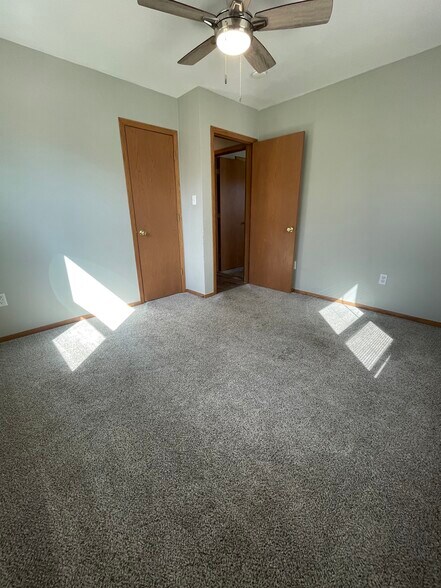 Building Photo - 1422 9th St NW