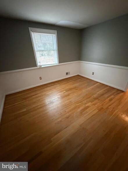 Building Photo - 7000 Old Cabin Ln