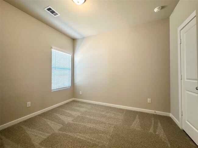 Building Photo - 12332 Ridge Top Dr