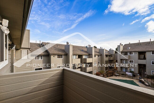 Building Photo - Stylish Updated Studio with Washer/Dryer a...