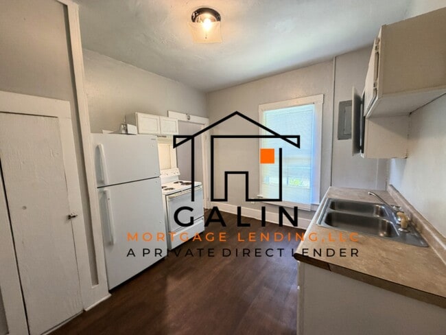 Building Photo - 20 W 54th St