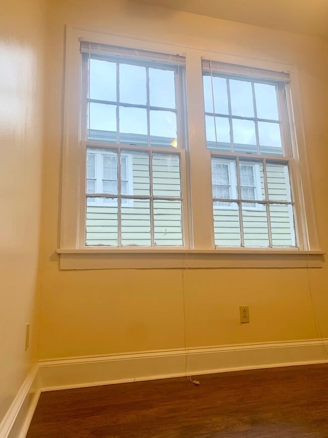 Building Photo - 405 N Madison St