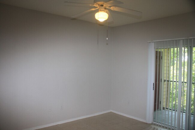 Building Photo - 1985Erving