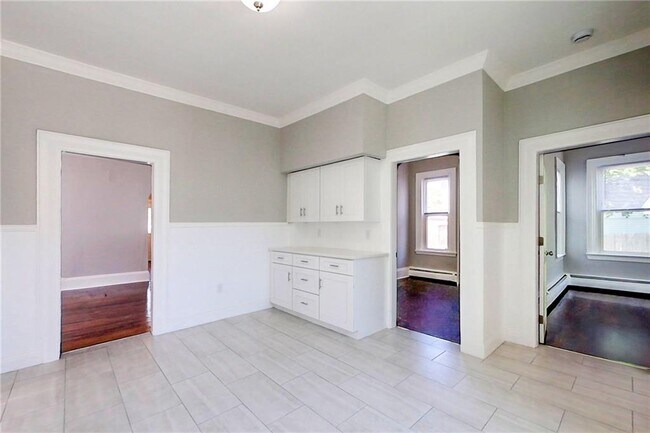 Building Photo - 41 Almy St