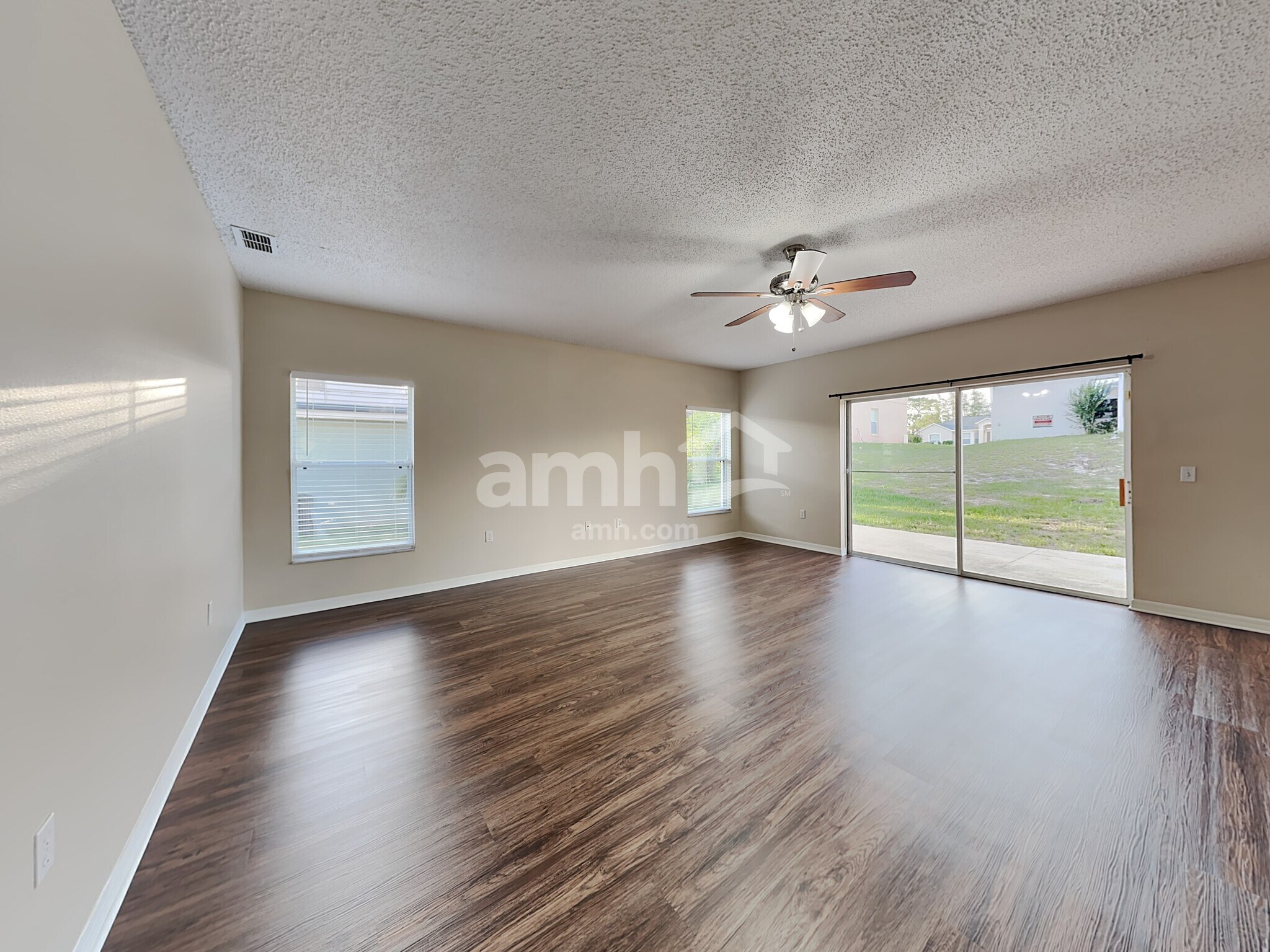 Building Photo - 330 Salmon Ct