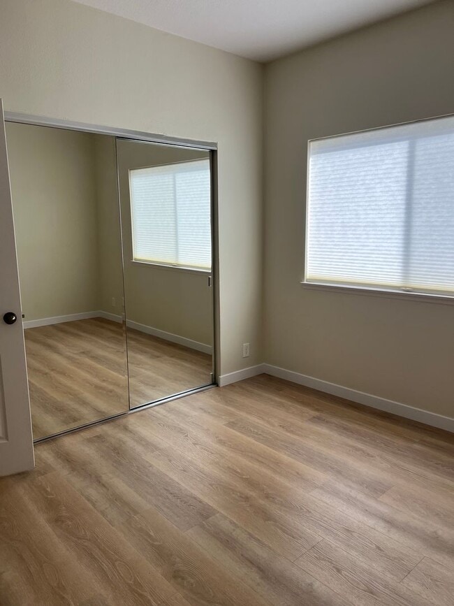 Building Photo - Spacious La Costa 3BR/3BA Townhome; gated complex w/pool, spa and tennis