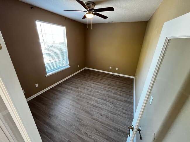 Building Photo - 4 bed / 2.5 bath in Middleburg